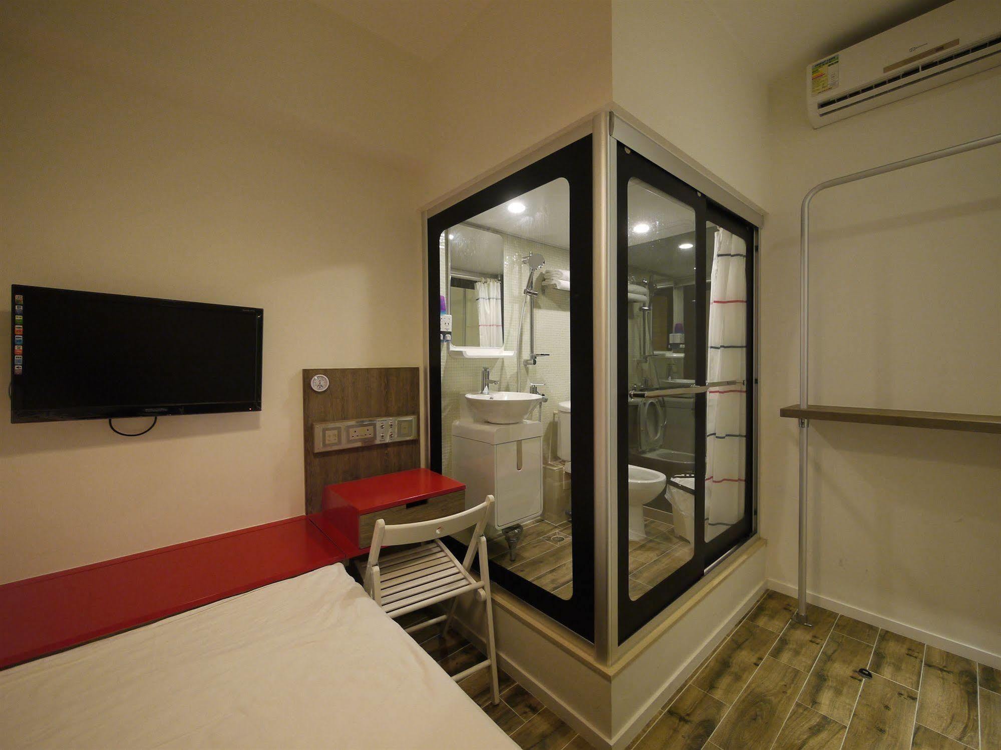 Panda'S Hostel - Hot Dog Bus Hong Kong Luaran gambar